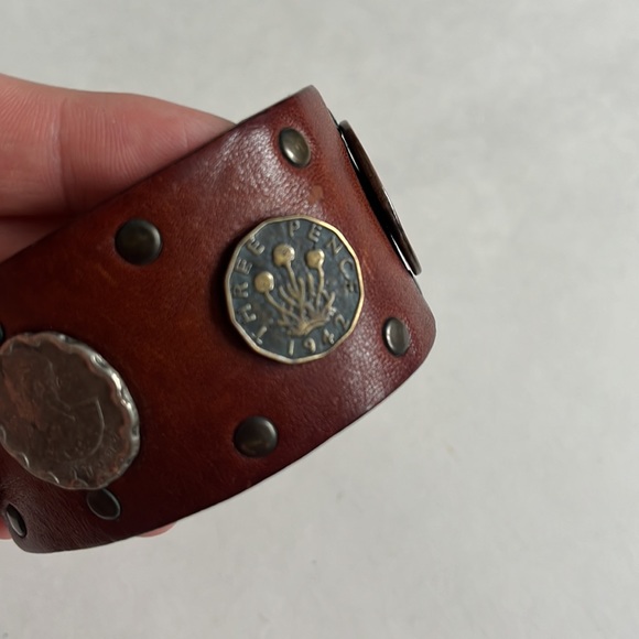 Vintage Genuine Leather Wristband / Coins / Made In Canada / Carole Garber - Picture 5 of 10
